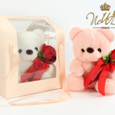 ours en peluche avec fleurs en savon